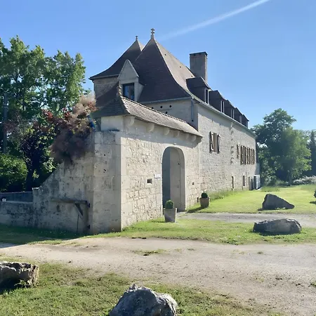 לינה וארוחת בוקר Domaine Du Terrou גראמה