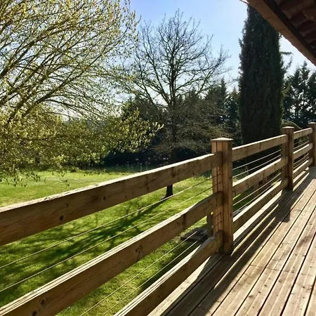 לינה וארוחת בוקר Domaine Du Terrou גראמה