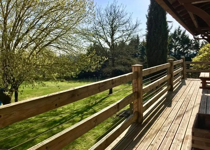 Domaine Du Terrou 3*