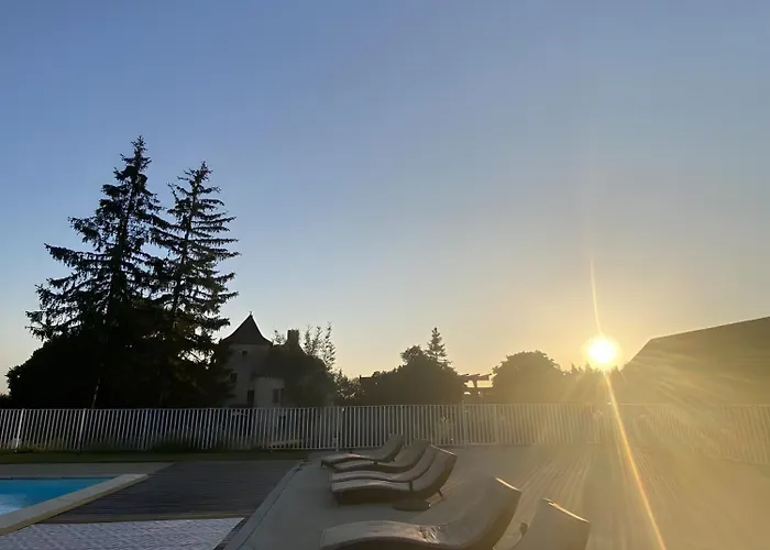 Domaine Du Terrou לינה וארוחת בוקר