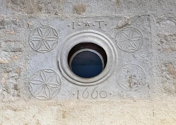 Domaine Du Terrou לינה וארוחת בוקר 3*