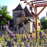 Frühstückspension Domaine Du Terrou 3*