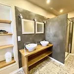 Frühstückspension Domaine Du Terrou 3*