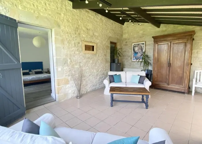 Domaine Du Terrou Bed and Breakfast